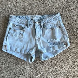 PacSun Bullhead light washed denim shorts. Girlfriend fit, size 25.